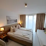Jezza Apart Suite
